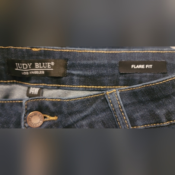 Judy Blue High Rise 16W Front Seam Flare - Picture 2 of 6